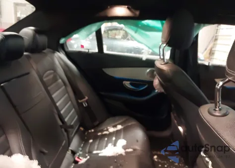 2015 Mercedes-Benz C 300 Sport 4Matic из США, поврежденный, VIN 55SWF4KB7FU022245